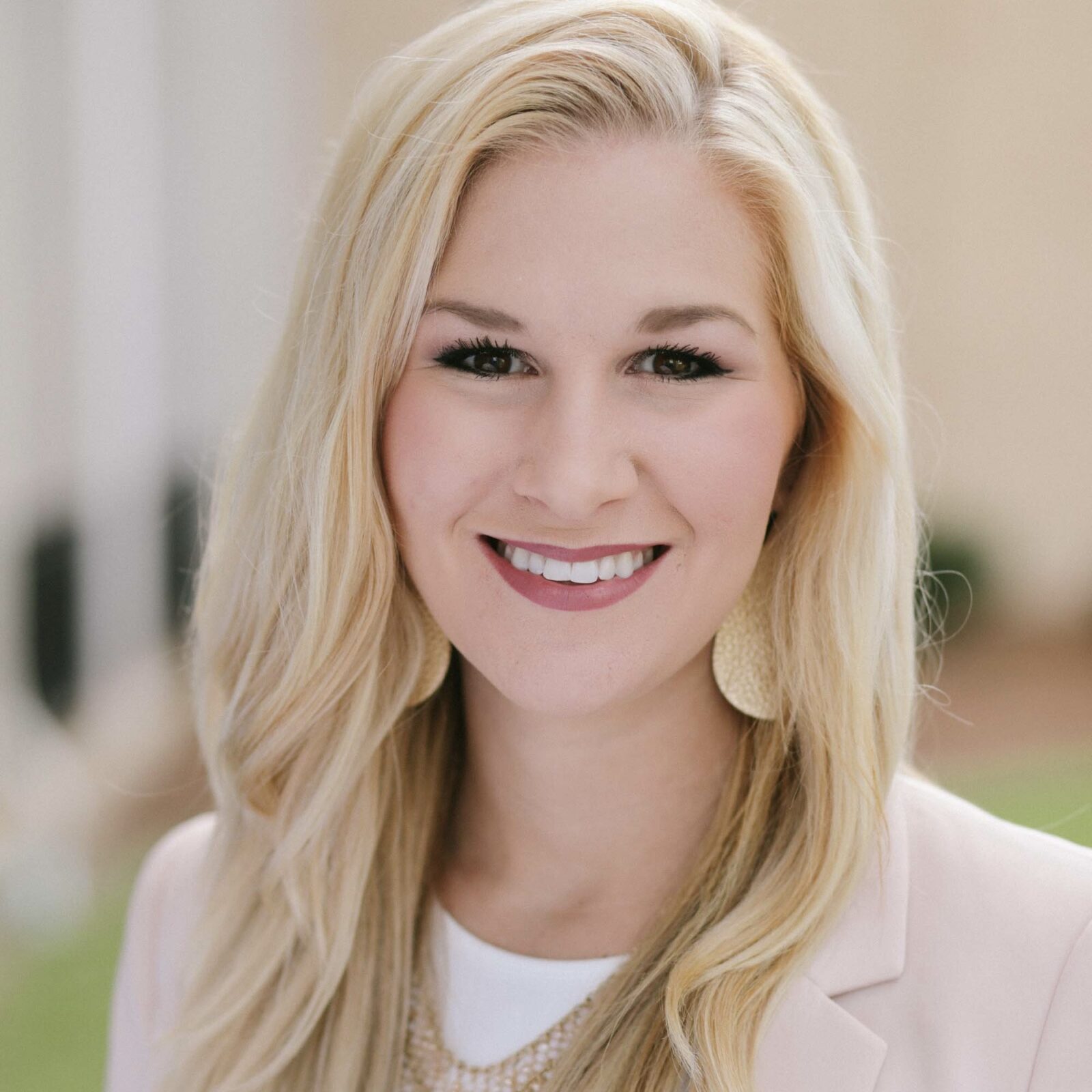 headshot jenna goodwin